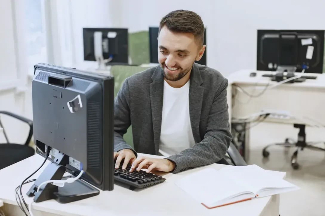 Lezioni di uso sicuro di Internet, email e cloud